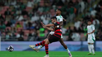 واقعة غريبة في الدوري السعودي: لاعب يرفض الاستبدال في مباراة الأهلي والرياض