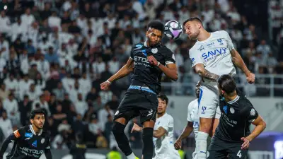 الهلال يفلت من صحوة الشباب في مباراة مثيرة تنتهي بثمانية أهداف