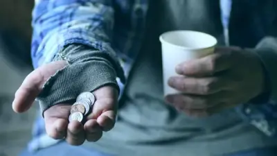 تفسير رؤية المتسول في المنام: دلالات مالية ونفسية وحلول للأزمات