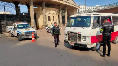 حملات مرورية مكثفة في الزقازيق تستهدف سيارات السرفيس والملاكي المخالفة