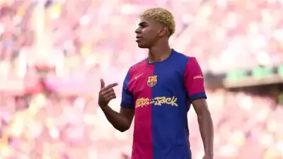 برشلونة يتصدر فياريال بثنائية يامال في الشوط الأول من الدوري الإسباني