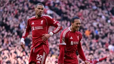 ليفربول يهزم وست هام بخماسية مثيرة بمشاركة محمد صلاح في الدوري الإنجليزي