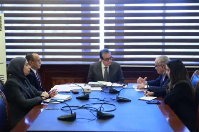 وزير الصحة يوجه بتسريع توريد مفاصل الركبة والحوض لإنهاء قوائم الانتظار