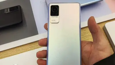 شاومي تكشف النقاب عن هاتف Civi 6 بكاميرا سيلفي استثنائية وزر ذكاء اصطناعي مخصص