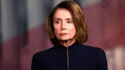 إيران تتهم نانسي بيلوسي بـ«الإرهاب الاقتصادي» ضد المدنيين وتصف دعوتها بـ«جريمة ضد الإنسانية»