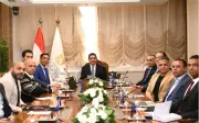 وزير الشباب والرياضة يناقش استعدادات تنظيم ماراثون المتحف الكبير في القاهرة