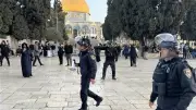 اقتحام جماعي للمسجد الأقصى: مستوطنون يؤدون طقوساً تلمودية بحماية شرطة الاحتلال