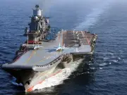 حاملة مروحيات روسية ترسو في المنطقة الأولى للبحرية الإيرانية ببندر عباس