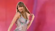 تايلور سويفت تحصد لقب فنانة العام العالمية للعام الرابع على التوالي