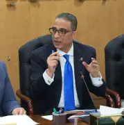 محافظ الجيزة: لا تهاون مع المقصرين وتطبيق مبدأ الثواب والعقاب لتعزيز الانضباط