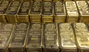 أسعار سبائك الذهب تشهد تراجعاً طفيفاً اليوم السبت في بي تي سي