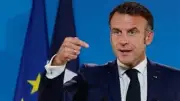 ماكرون يحذر من خطورة التصعيد ويؤكد استعداد فرنسا لحماية شركائها
