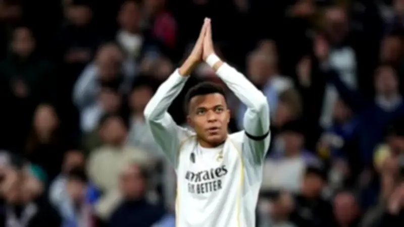 مبابي في عين العاصفة: انتقادات حادة بعد سهرة مع حكيمي أثناء غياب ريال مدريد