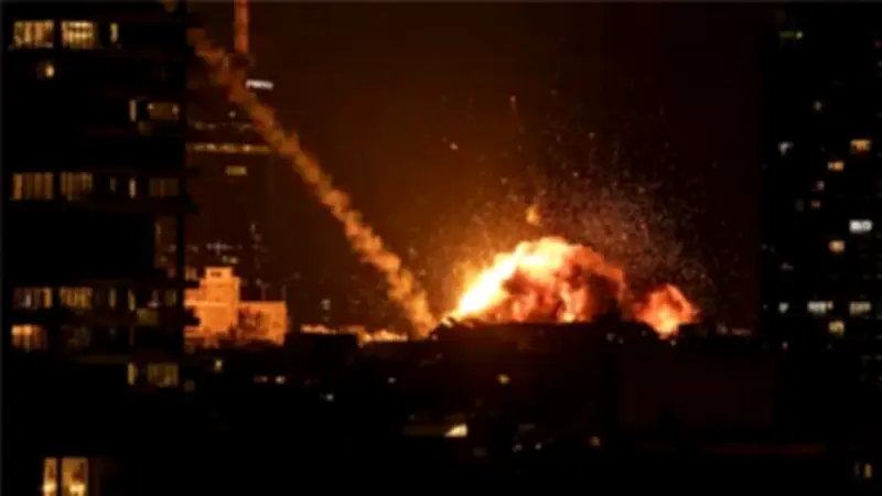 صفارات الإنذار تدوي في كريات شمونة إثر هجمات إيرانية ضمن الموجة الخامسة والثلاثين