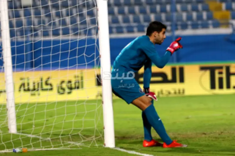 العمر مجرد رقم.. شريف إكرامي يتصدر قائمة استثنائية في الدوري المصري