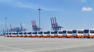 ميناء شرق بورسعيد يشحن 100 حافلة محلية الصنع للسفينة SUNSHINE ACE متجهة إلى غانا