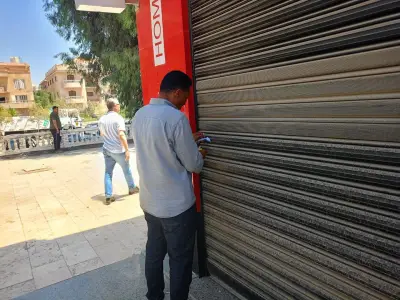 الداخلية تحرر 103 مخالفات لمحلات لم تلتزم بقرار الإغلاق في حملة مفاجئة