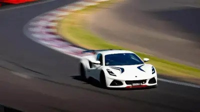 لوتس تطرح نسخة إميرا تيربو باثورست المحدودة بـ 15 سيارة فقط في أستراليا