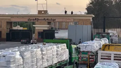 الهلال الأحمر المصري يطلق القافلة 151 بـ 86 ألف سلة غذائية ومساعدات شتوية لغزة