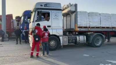 الهلال الأحمر المصري يطلق قافلة زاد العزة 153 محملة بآلاف الأطنان من المساعدات لغزة