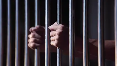 النيابة العامة بحلوان تأمر بحجز 3 طلاب 24 ساعة لاحتجاز شخص والاعتداء عليه بالمعصرة