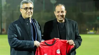 اتحاد الكرة يستقبل سفير الجزائر ويشهد خسارة منتخب مصر النسائي ودياً