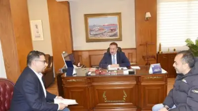 محافظ بورسعيد يلتقي رئيس منطقة الآثار لتعزيز التعاون في الحفاظ على التراث