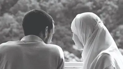 دار الإفتاء توضح حكم تقبيل الزوجة في الصيام: مكروه في هذه الحالة