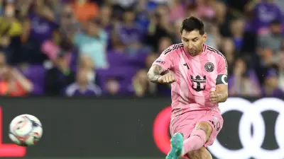 ميسي يعادل أسطورة بيليه في الركلات الحرة بعد ثنائية قاتلة مع إنتر ميامي