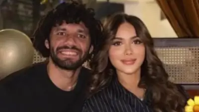 زوجة النني المغربية تحذف صورهما المشتركة وتلغي متابعته على إنستجرام وسط جدل انفصال