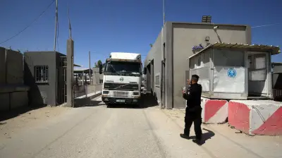 إسرائيل تعلن استئناف دخول المساعدات الإنسانية إلى غزة عبر معبر كرم أبو سالم