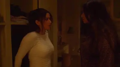 مواجهة نارية بين سينتيا خليفة وياسمين عبد العزيز في 