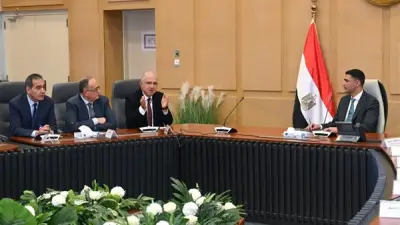 اتحاد الصناعات المصري يؤكد دعمه للمصنعين ويبحث حلولاً للتحديات في اجتماع مع وزير الصناعة