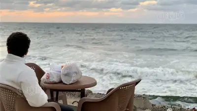 رمضان في الإسكندرية: الكورنيش مسرح مفتوح للبهاء الإنساني قبل أذان المغرب