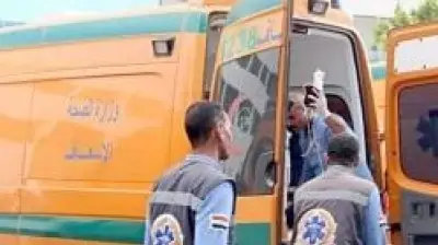 إصابة شخصين في حادث انقلاب سيارة داخل ترعة بالبحيرة