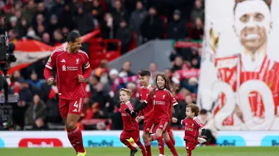 مشهد مؤثر في أنفيلد: جماهير ليفربول وولفرهامبتون تتحد لتكريم ديوجو جوتا