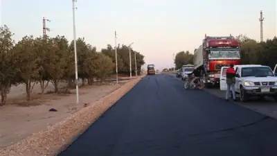 محافظ الوادي الجديد تتفقد مشروعات رصف وتوسعة الطرق بمركز الداخلة