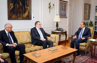 وزارة الخارجية تبحث مع التنظيم والإدارة تعزيز كفاءة الكوادر الإدارية