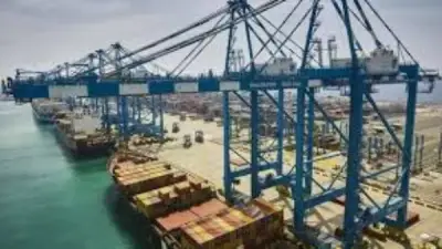 موانئ أبوظبي تؤكد استمرار العمليات وتفعيل إجراءات إدارة الأزمات رغم التطورات الإقليمية