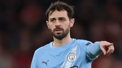 برناردو سيلفا: اعتدنا على الأخطاء التحكيمية في الدوري الإنجليزي بعد تعادل مانشستر سيتي