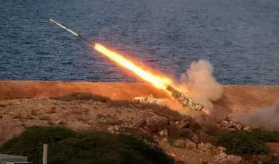 إيران تنفي إطلاق صاروخ باتجاه تركيا وتؤكد التزامها بالأمن الإقليمي