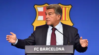 لابورتا يهاجم فونت: أكاذيب وتشويه سمعة في انتخابات برشلونة