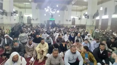 إقبال كبير على المساجد في الليلة السابعة عشرة من رمضان بالإسكندرية