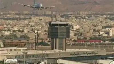 غارات جوية إسرائيلية مكثفة تستهدف مطار مهرآباد في طهران