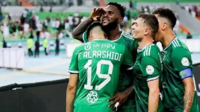 الأهلي يحسم ديربي جدة بثلاثية تاريخية أمام الاتحاد في الدوري السعودي