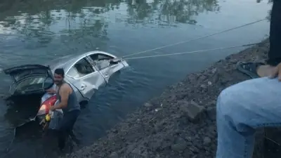 حادثان في الغربية: سقوط سيارة بترعة حانوت وإصابة طفلة بشرخ في الجمجمة