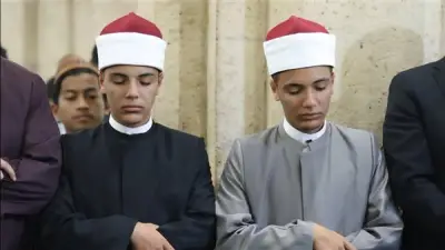 التوأم الأزهري الحسن والحسين يصبحان أصغر إمامين في الجامع الأزهر بتوجيه من الإمام الطيب