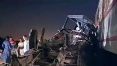 العناية الإلهية تنقذ ركاب قطار المناشي من حادث تصادم مروع مع سيارة نقل في كوم حمادة