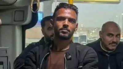 وصول المتهم بالتحرش بفتاة الأتوبيس إلى محكمة المقطم لبدء محاكمته