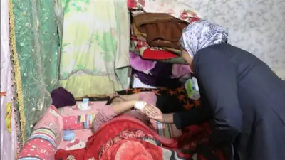 محافظ أسوان يتدخل عاجلاً لعلاج طفلة سقطت في مطبق صرف صحي